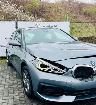 Schade bestelwagen BMW 1-serie 1 Lim. 116 d Advantage 2022/1