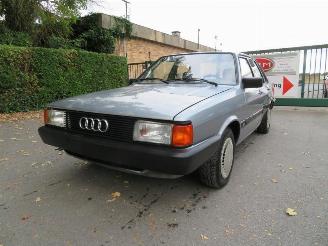 skadebil vrachtwagen Audi 80  1985/4