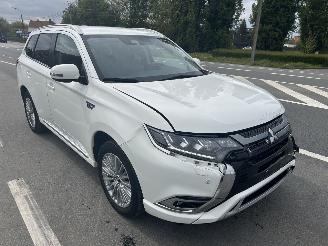 Schade brommobiel Mitsubishi Outlander PLUG-IN HYBRID 2020/12