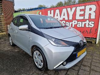 Tweedehands scooter Toyota Aygo 1.0 VVT-i-x-play 2015/10