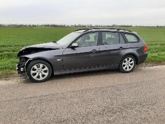 Schade oplegger BMW 3-serie 320 6-bak 2008/3