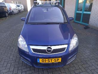 Schade scooter Opel Zafira 2.2 COSMO 7 PERSOONS 2006/5