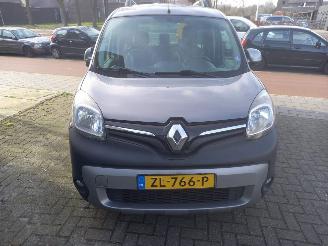 Schade brommobiel Renault Kangoo FAMILY-12TCE EXPRESSION 2014/5