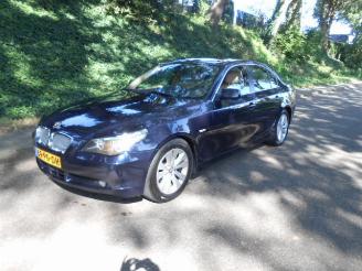 damaged campers BMW 5-serie 520 I LEER AIRCO NETTE AUTO !!! 2004/5