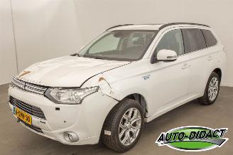 Schade fiets Mitsubishi Outlander 2.0 PHEV Instyle + Automaat 2013/12