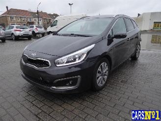 dommages taxi Kia Cee d  2017/10